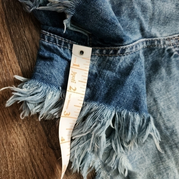 Vanilla Star Frayed Denim Festival Shorts 6 - Picture 5 of 7